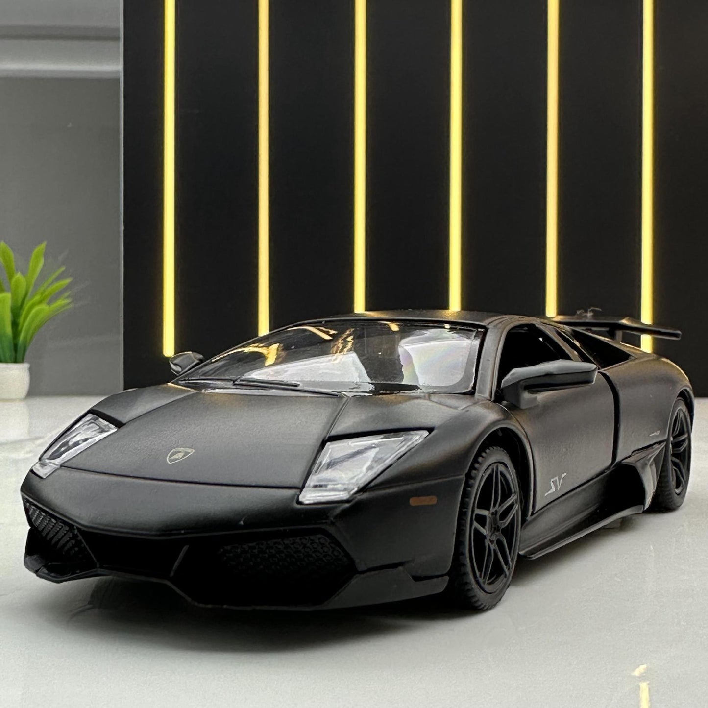 合金車模1:36 Rambo 蝙蝠跑車無帶聲光玩具車回力模型擺件收藏