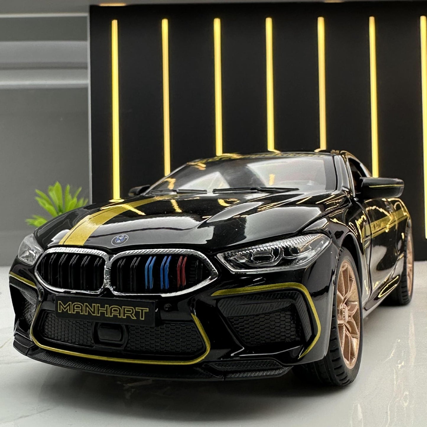 合金 Bmw M8雷霆版轎跑車模聲光回力玩具汽車音樂模型擺件藏品