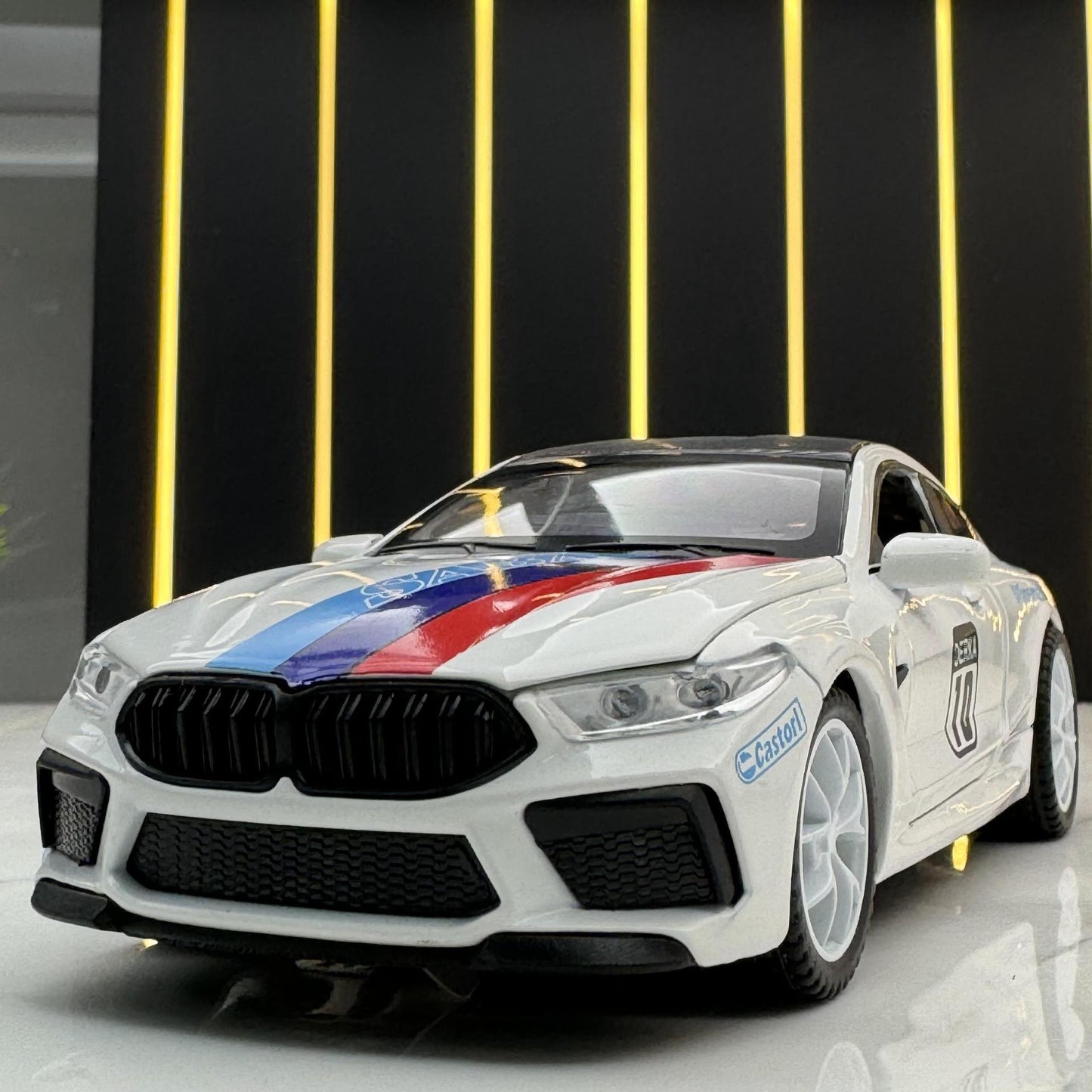 合金車模1:32 Bmw M8賽道跑車聲光回力玩具車音樂模型防塵罩