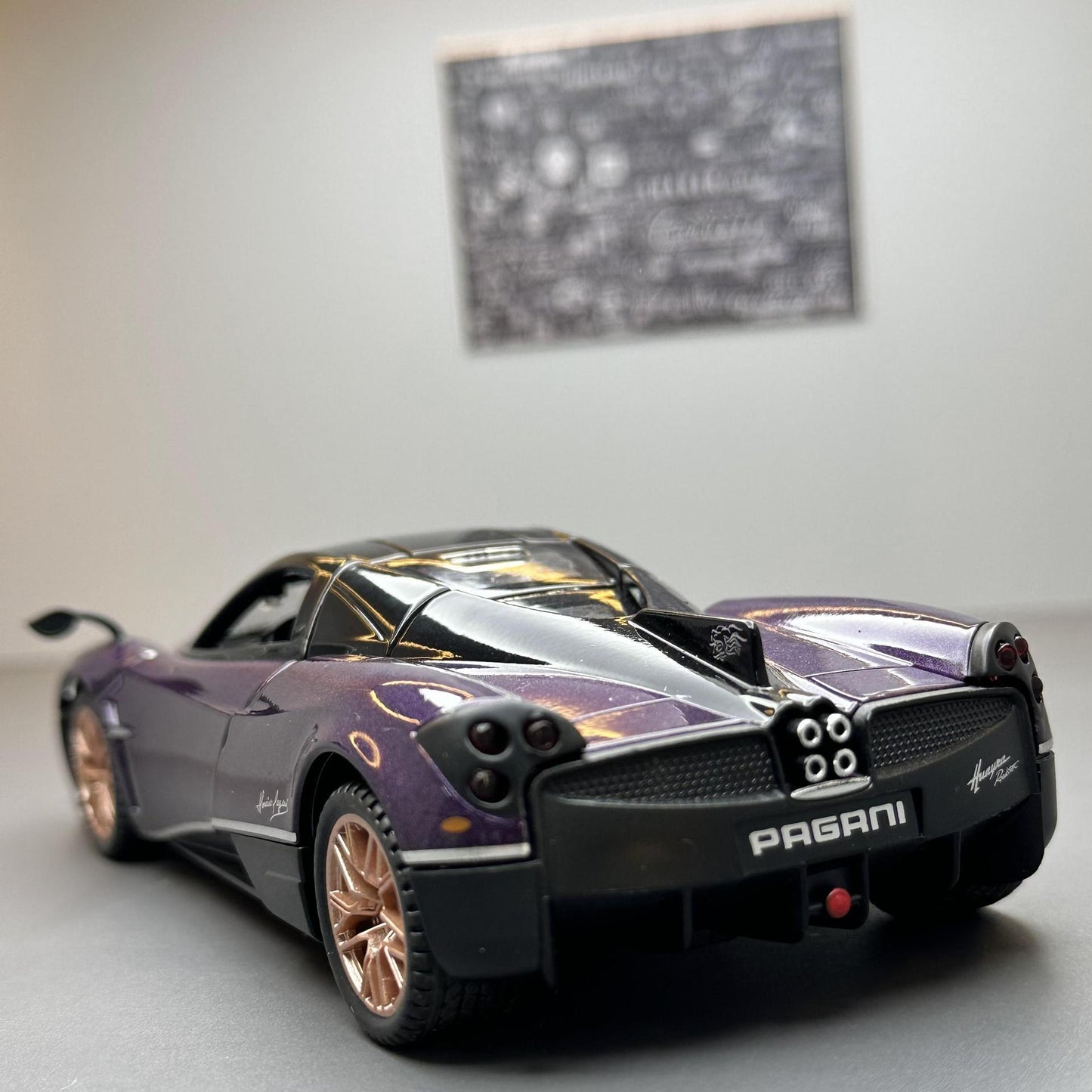 合金1:32 Paga mud 跑車中國龍Huayra車模回力玩具車聲光模型擺件