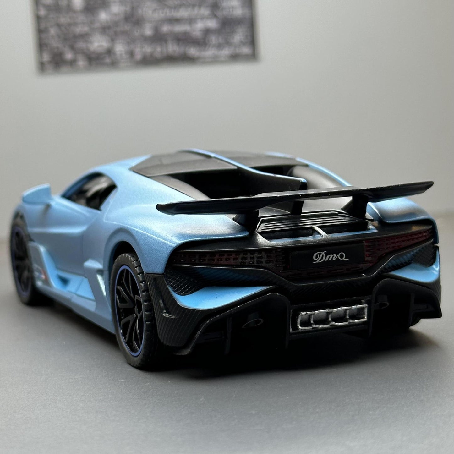 合金車模1:32 Bugatti divo聲光回力玩具跑車音樂模型擺件
