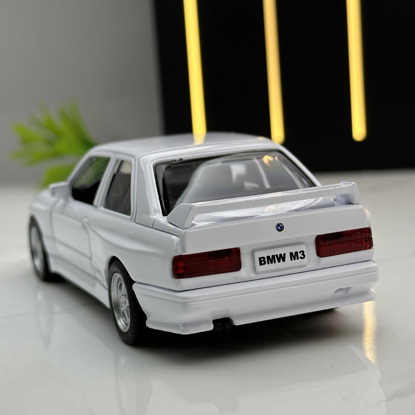 合金車模1:36 Bmw M31987復古跑車無聲光玩具車回力模型擺件