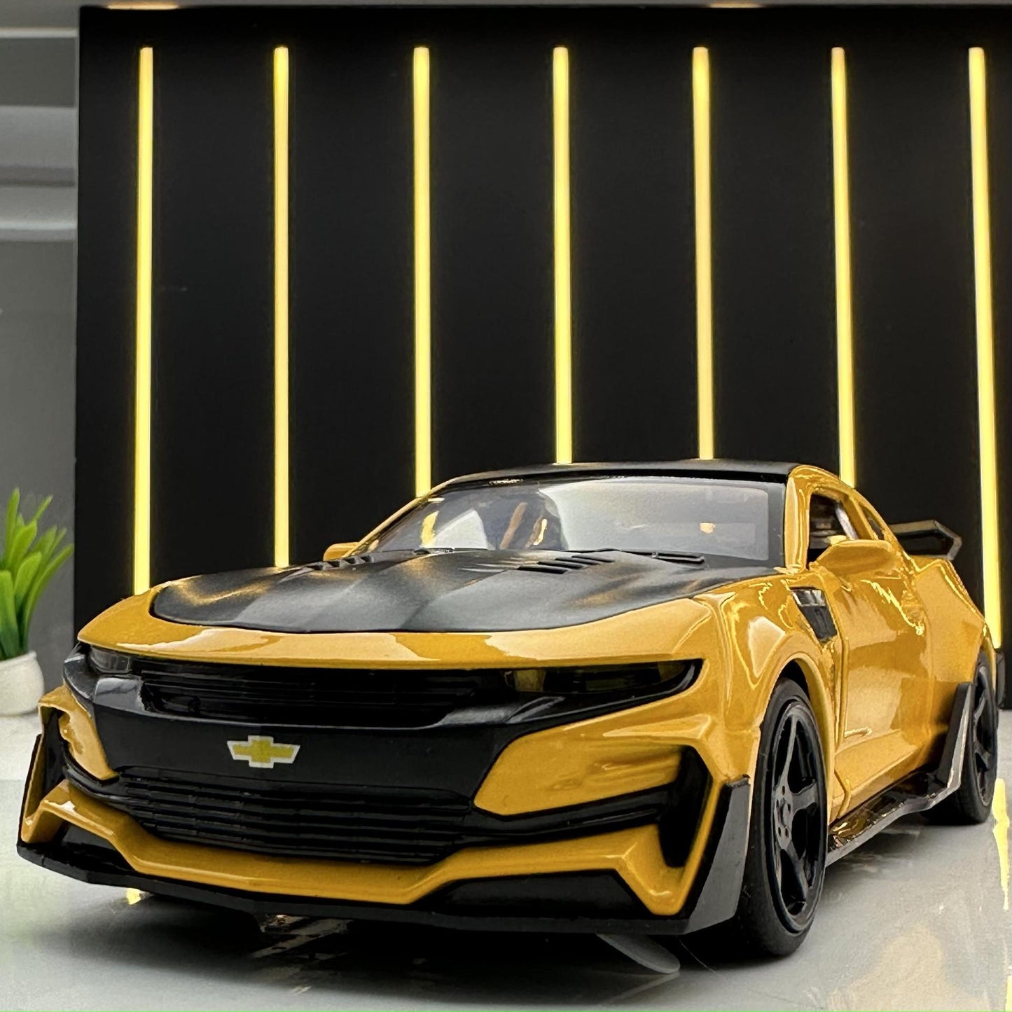 1:32 Camaro 合金跑車模型聲光回力男孩玩具汽車大黃蜂模型擺