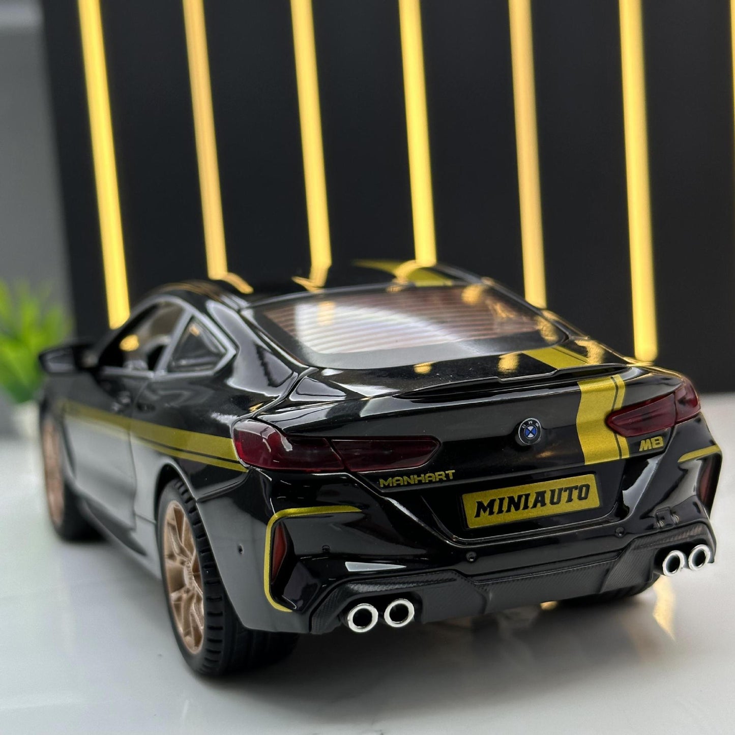 合金 Bmw M8雷霆版轎跑車模聲光回力玩具汽車音樂模型擺件藏品