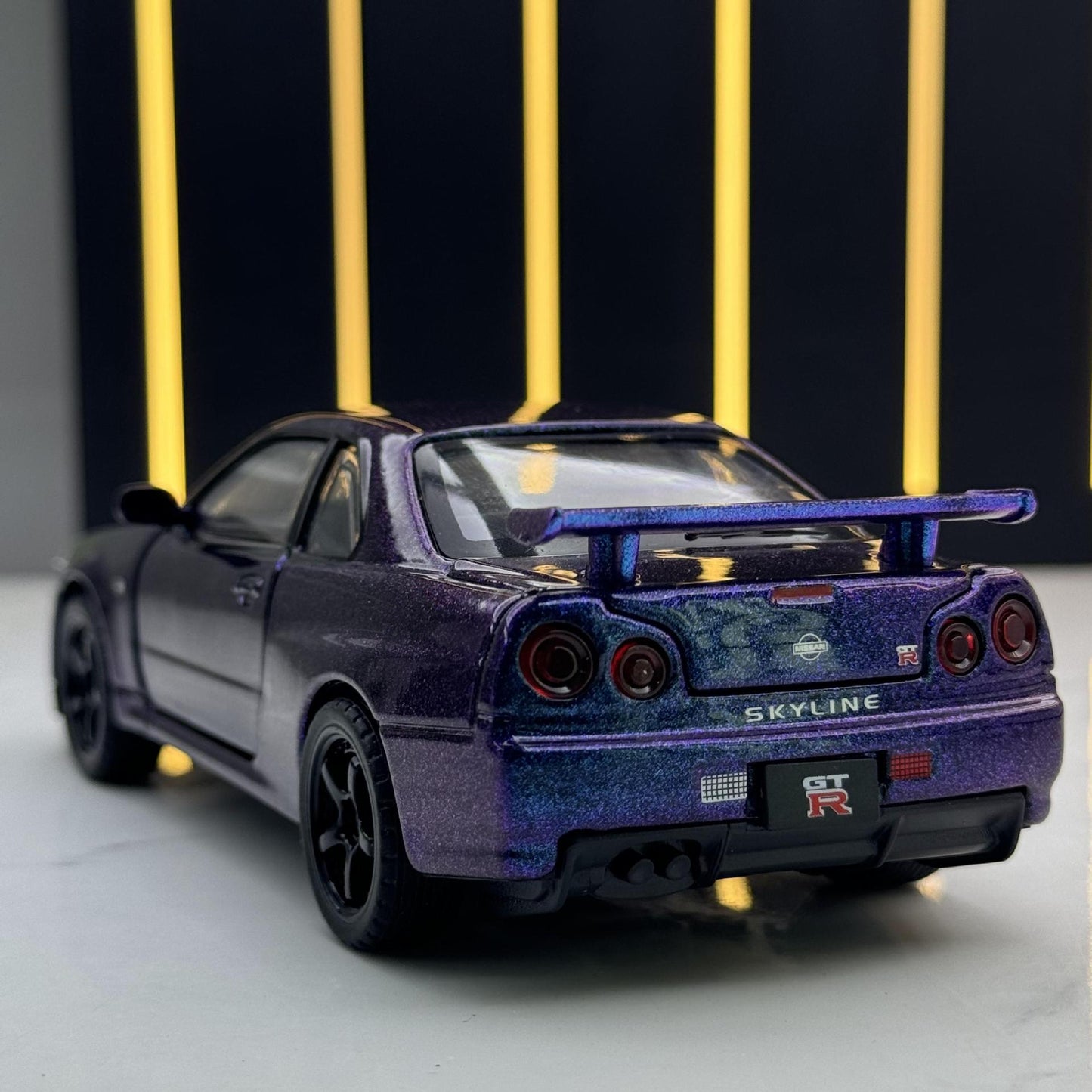 合金汽車型號1至32 Nissan GTR34跑車聲光回拉玩具汽車聲音模型裝飾品代為交貨