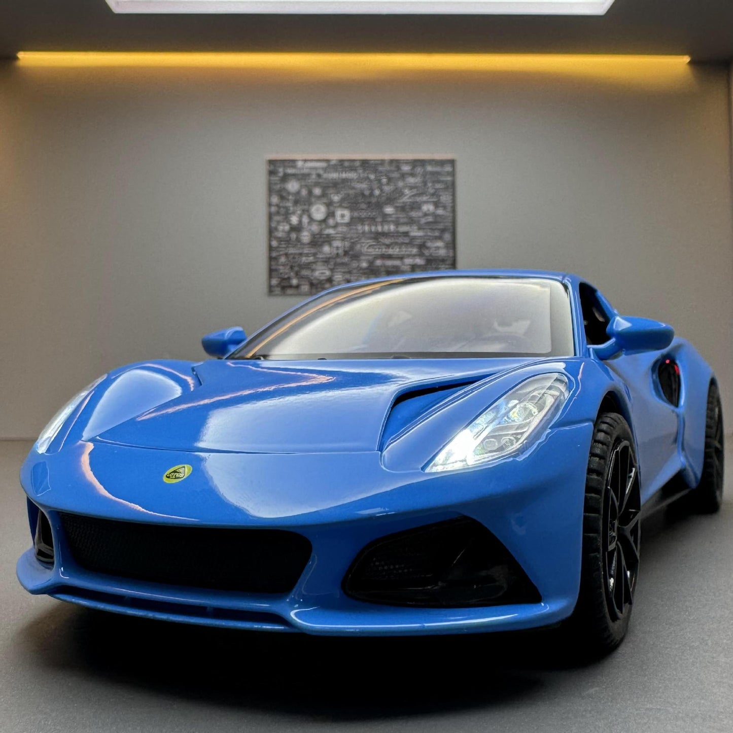 合金車模1:24 Lotus EMIRA跑車帶聲光回力玩具車音樂模型擺件