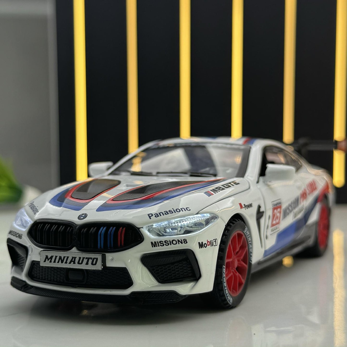合金車模1:32 Bmw M8賽道版跑車帶音光回力玩具車音樂模型代發