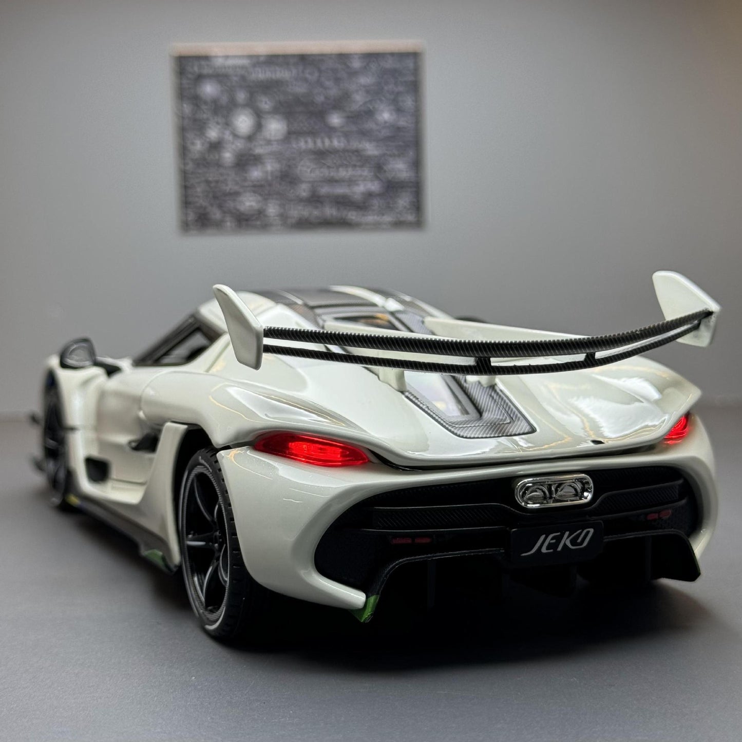 合金汽車模型1:24 Koenigsegg 跑車聲光回力玩具汽車音樂模型裝飾品合集
