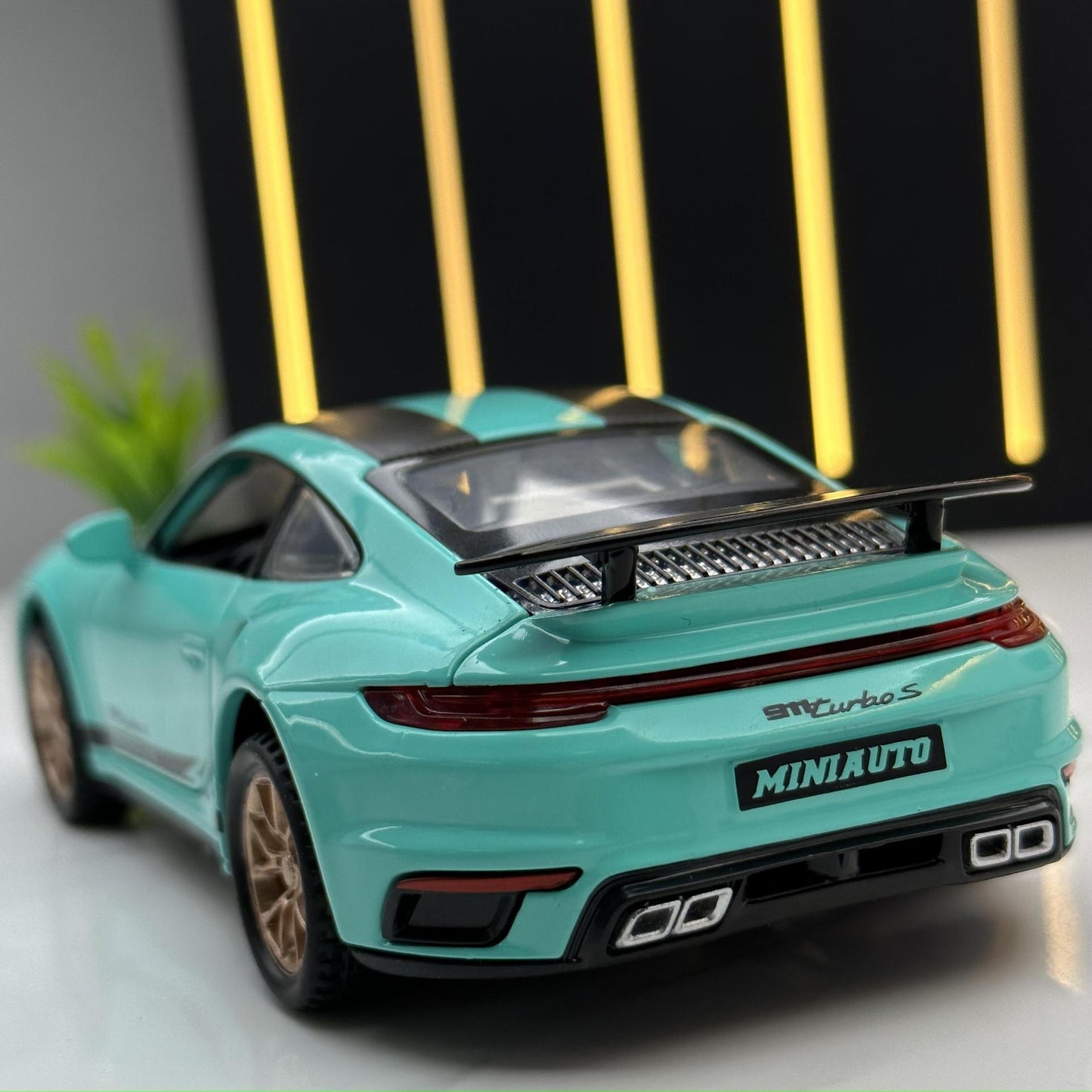 合金車模1:32 Porsche 911 Turbo S特製版回力玩具車音樂模型擺件