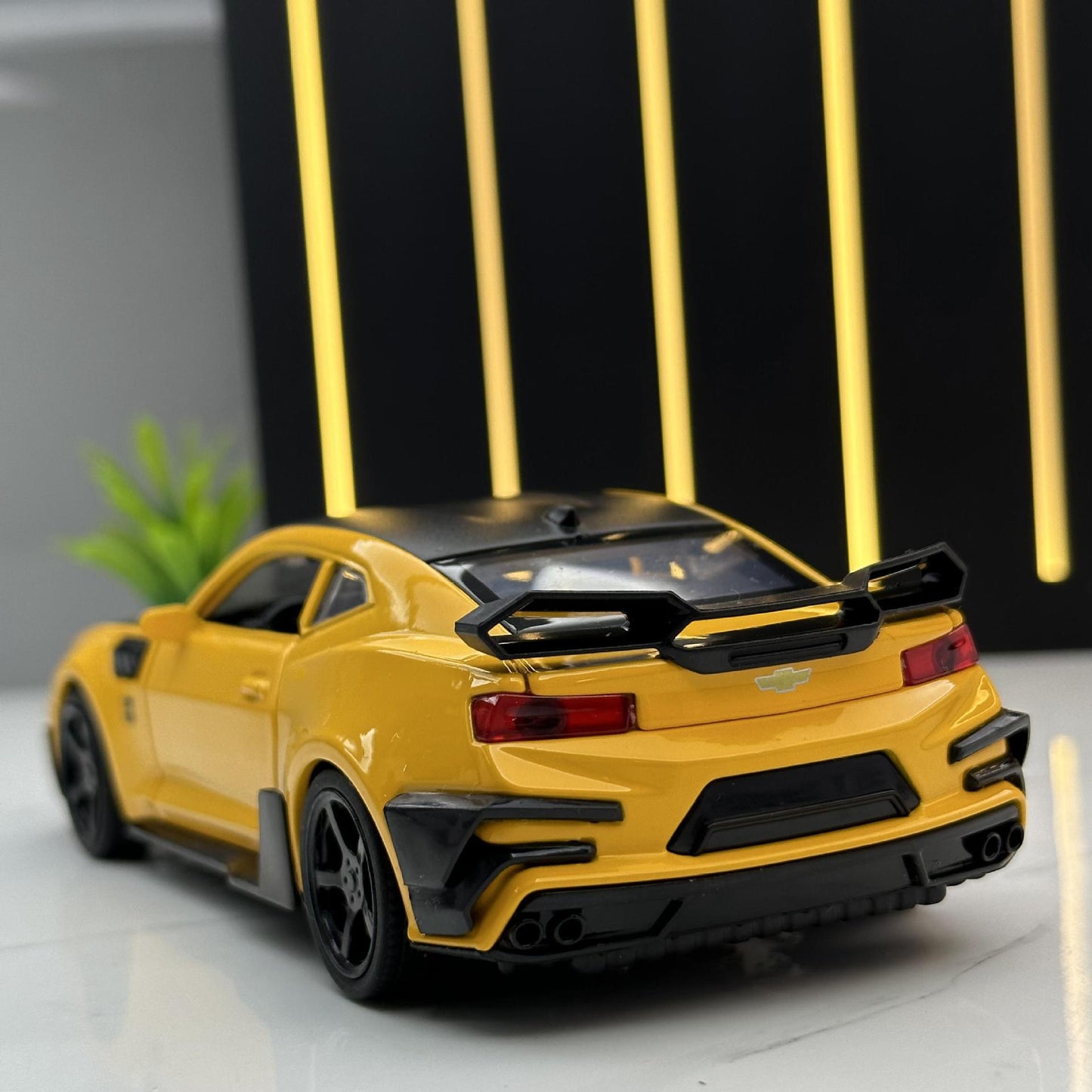 1:32 Camaro 合金跑車模型聲光回力男孩玩具汽車大黃蜂模型擺