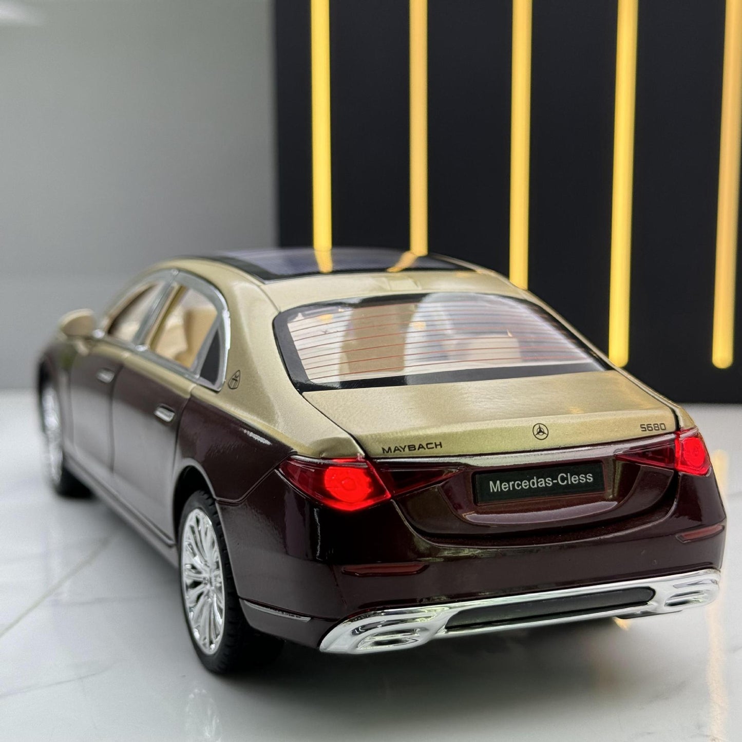 合金車型1:24 Mercedes-Maybach 邁巴赫S680聲光玩具汽車音樂模型飾品收集