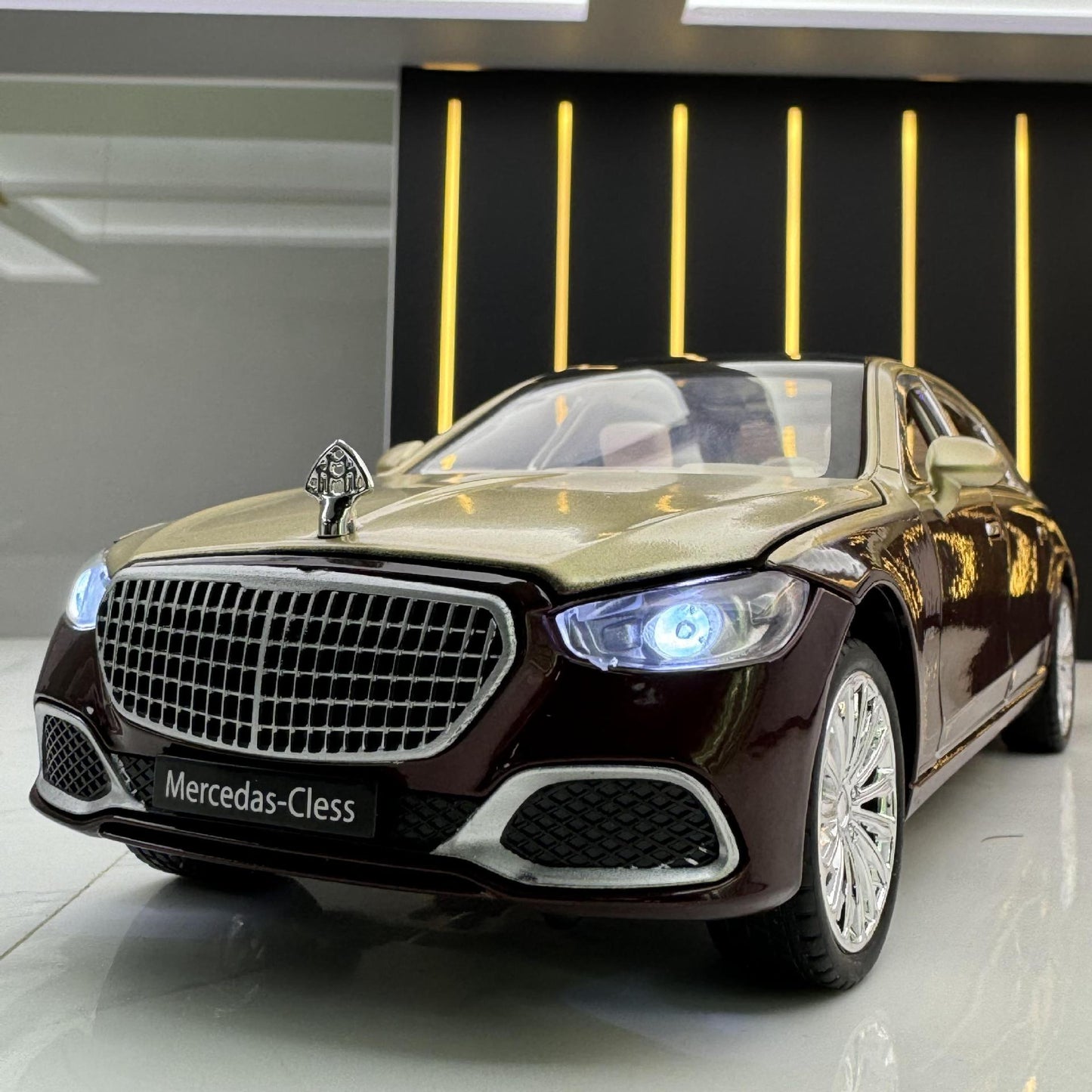 合金車型1:24 Mercedes-Maybach 邁巴赫S680聲光玩具汽車音樂模型飾品收集